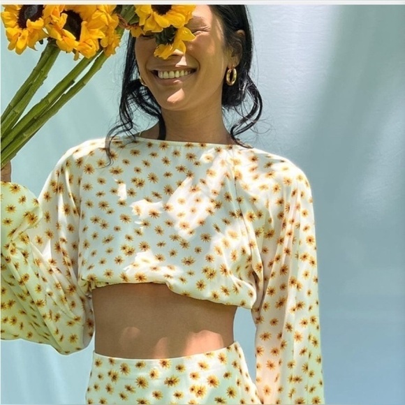 WeWoreWhat Women's Small Daisy Flower Billow Sleeve Crop Top Ivory Multi - Picture 2 of 11